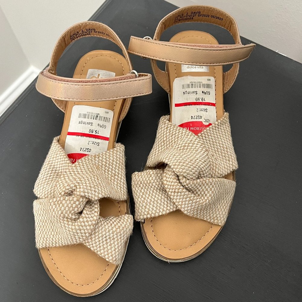 DOLCE VITA Davis Girls Woven Sandals, girls size 2 - brand new!